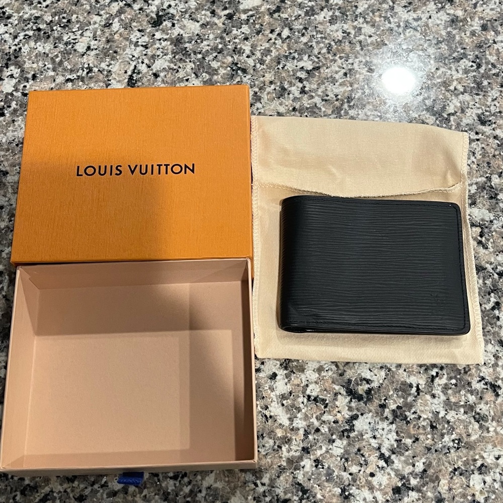 Mens Louis Vuitton wallet